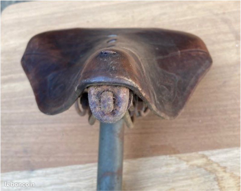 SELLE ANCIENNE VÉLO ELAEDY 36B en cuir – Vintage années 30/50 – À restaurer EUR 40,00 - FR
