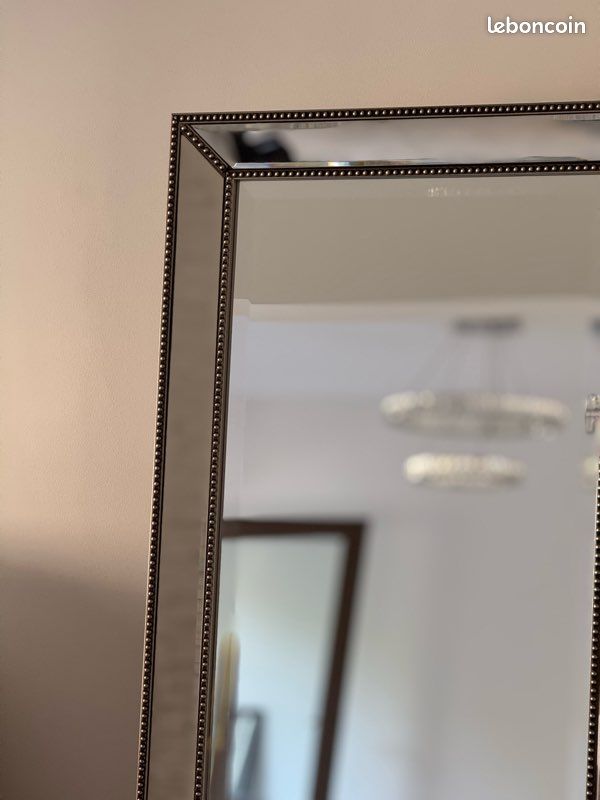 Grand miroir sur pieds (image 2)
