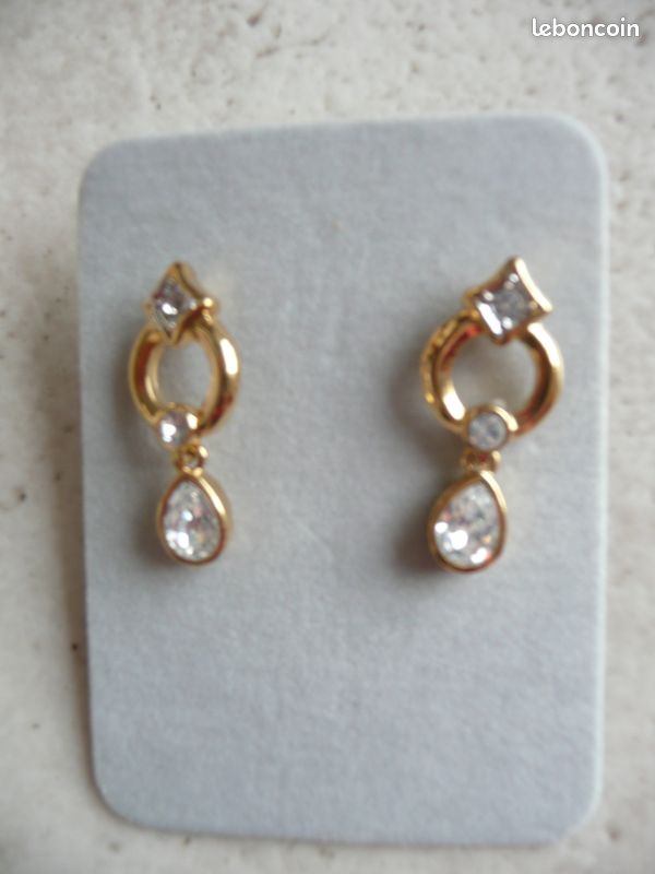 Boucles d'oreilles (image 1)