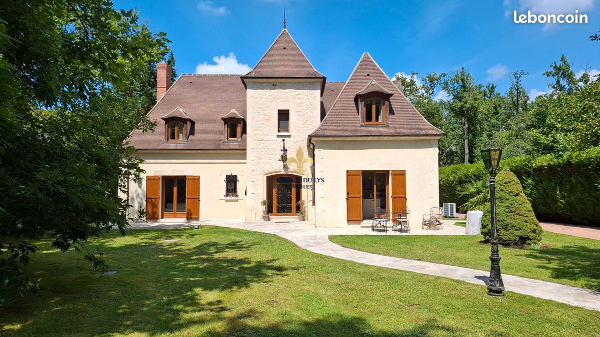 Maison 7 pièces 225 m² · à Lamorlaye · 225 m² · 1 196 000 €