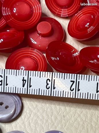 Lot De 20 Boutons Vintage Vert Dégradé - Diamètre Des Trous : 1,2 Cm - Référence 5607 - Occasion - Origine France