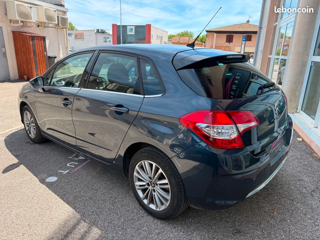 CITROEN C4 C4 VTi 120 Confort / RADAR AR / REGULATEUR (image 7)