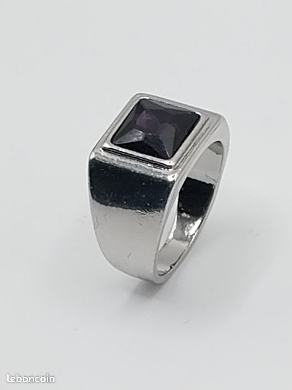 Bague Fantaisie Argentée Avec Pierre Violette Et Strass - Taille 61 - Neuf Sans Boîte