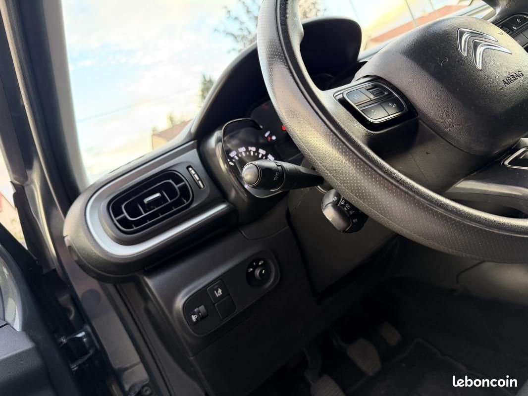 Citroën C3 1.2 i 82cv Feel 💳 x12 Vitres Crit'Air 1*Ct Kit Distribution Entretien Complet Ok*Véhic... (image 23)