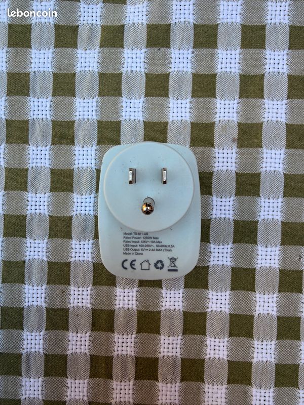 Adaptateur de voyage TESSAN USA + 2 ports USB (image 3)