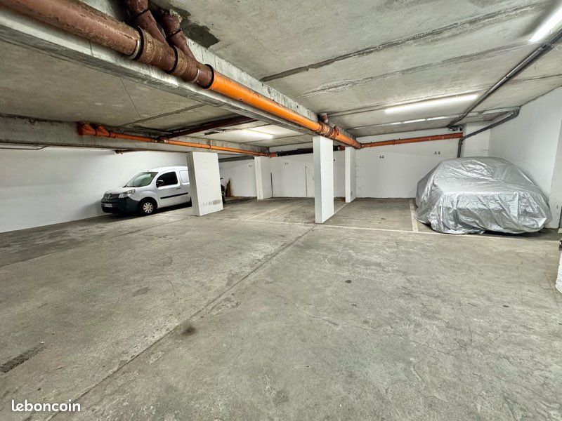 Place de parking 🅿️ sous-sol - Hyper centre ville · à Biarritz · 65 000 €