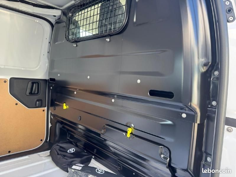 Toyota PROACE Long Hayon Double 2.0 D-4D 140 Start Pack Confort MC24 (image 16)