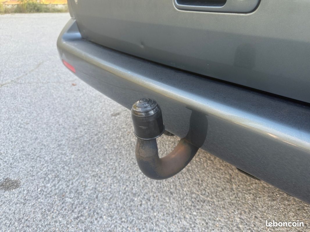 VOLKSWAGEN MULTIVAN 2.5 TDI 130 sièges chauffants carplay clim 3 zones garantie 12 mois (image 19)