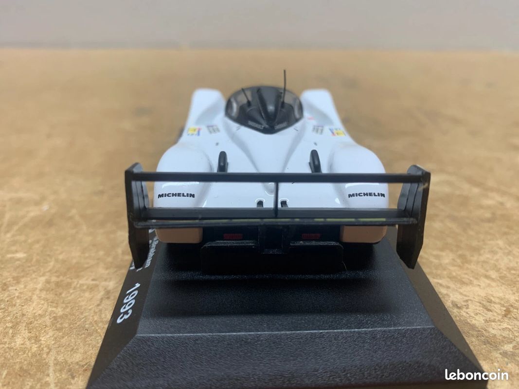 Modèle Réduit Peugeot 905 Le Mans 1992 N°1 - Échelle 1/43 - Marque Spark - Occasion Très Bon état Sur Plaquette Bois