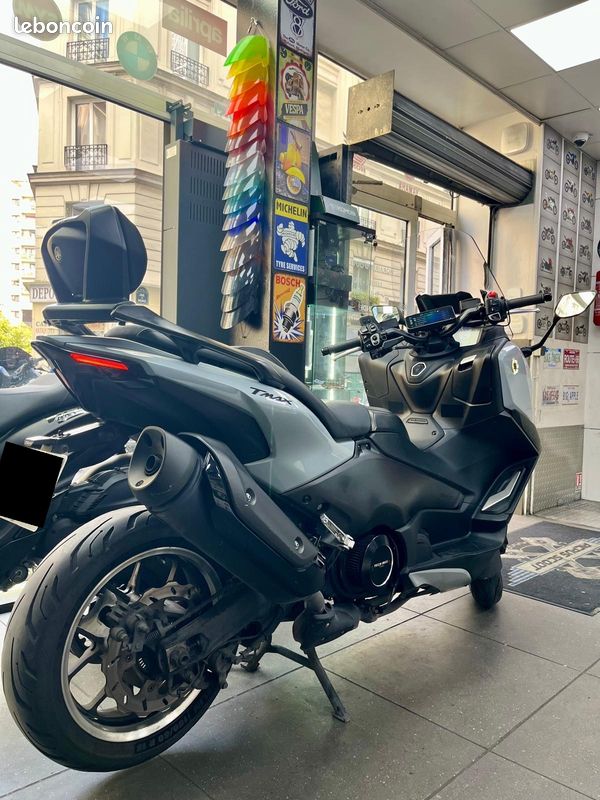 Yamaha T-MAX 560cc Tech Max (image 4)