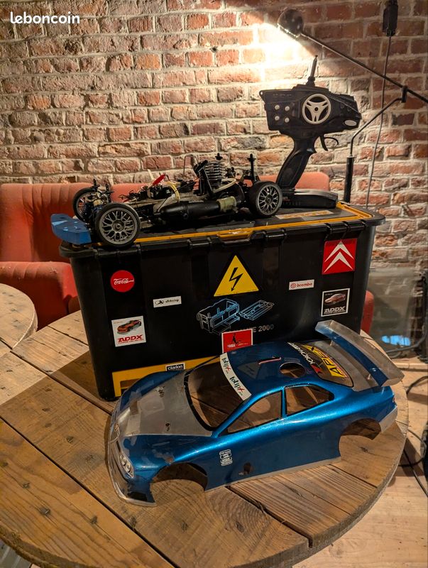Voiture télécommandée thermique piste rc 1/10 thunder Tiger ts4n pro 4