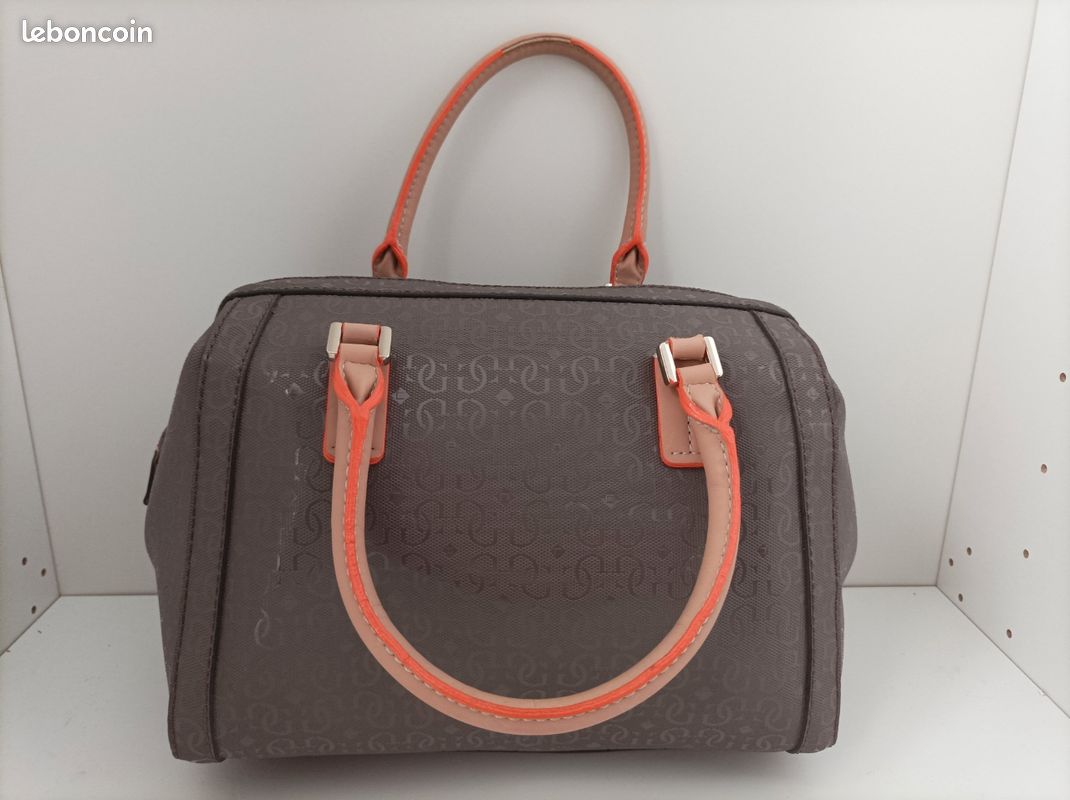 Sac à main marron GUESS (image 7)