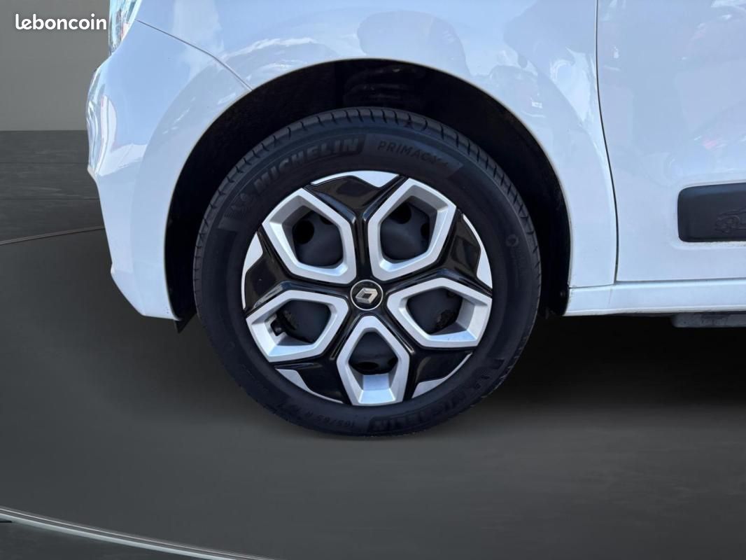 Renault Twingo E-TECH ELECTRIQUE III Equilibre (image 14)