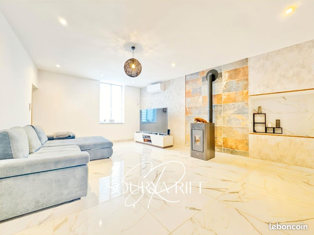 Maison 7 pièces 200 m² · à Salsigne · 200 m² · 210 000 €
