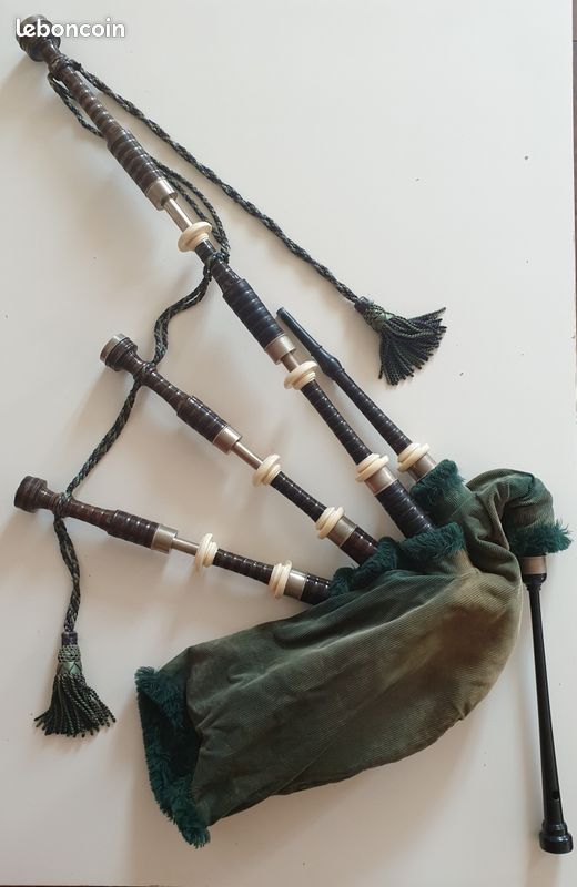 Grande Cornemuse d'Ecosse (Great Highland Bagpipe) (image 1)