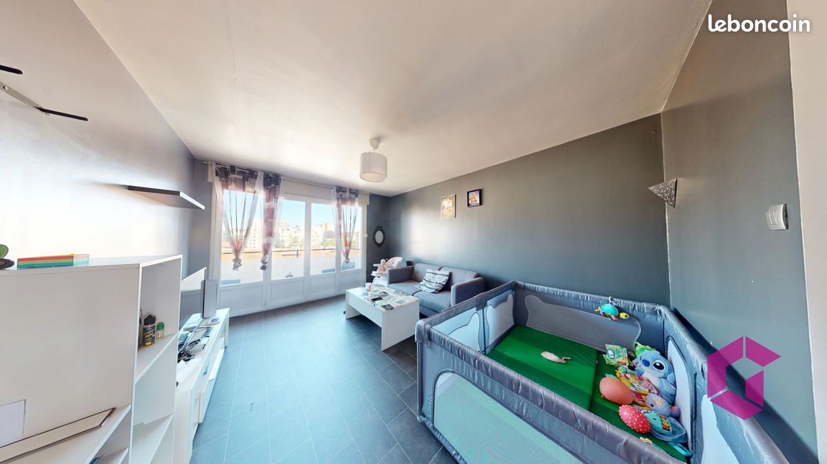 Appartement 3 pièces 77 m² · à Saint-Étienne · 77 m² · 79 000 €