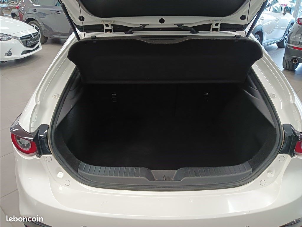 Mazda 3 IV 5 PORTES 2022 2.0L E-SKYACTIV-X M HYBRID 186 CH BVM6 Homura (image 7)