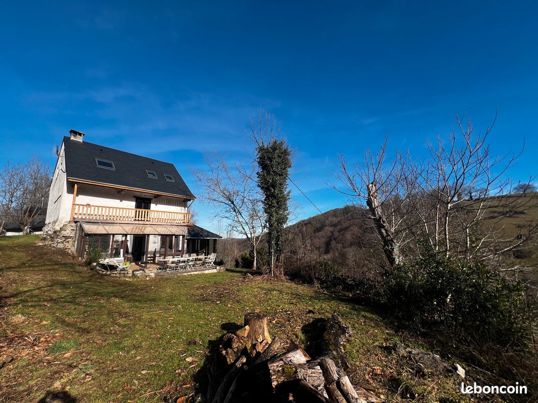 Maison 12 pièces 250 m² · à Bagnères-de-Bigorre · 250 m² · 355 000 €