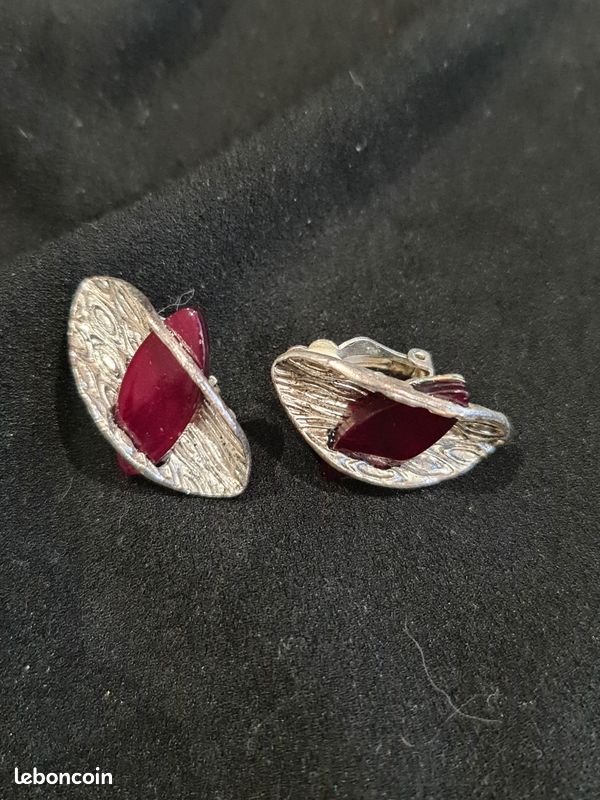 Paire de boucles d'oreilles à clip vintage argenté (image 2)
