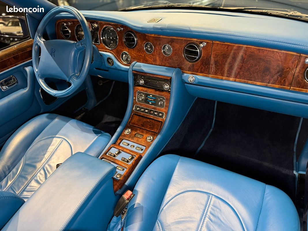 Rolls-Royce Corniche V8 6.8 V8 325 Ch BA Cabriolet Berline BVA 2001 4 Places (image 6)