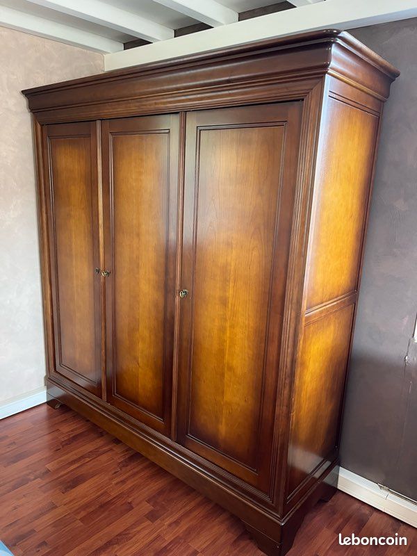 Ensemble commode, table de nuit et armoire en merisier massif (image 3)