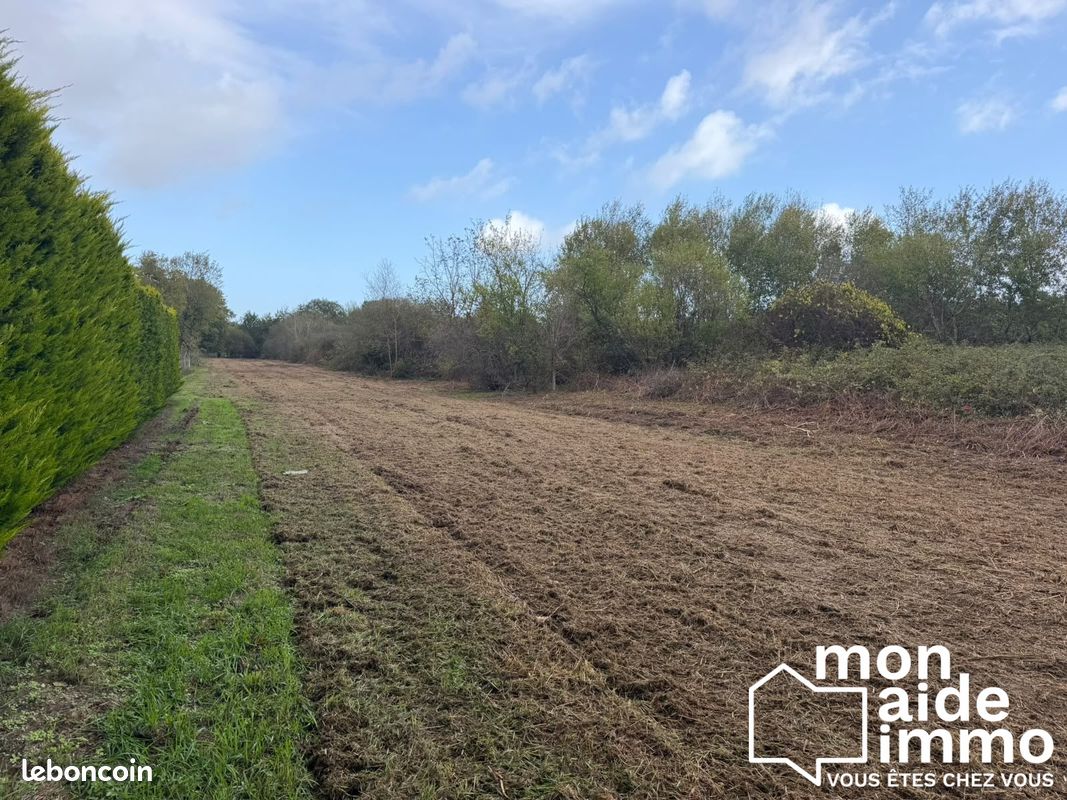 Terrain 3016 m² · à Sadirac · 3 016 m² · 109 000 €