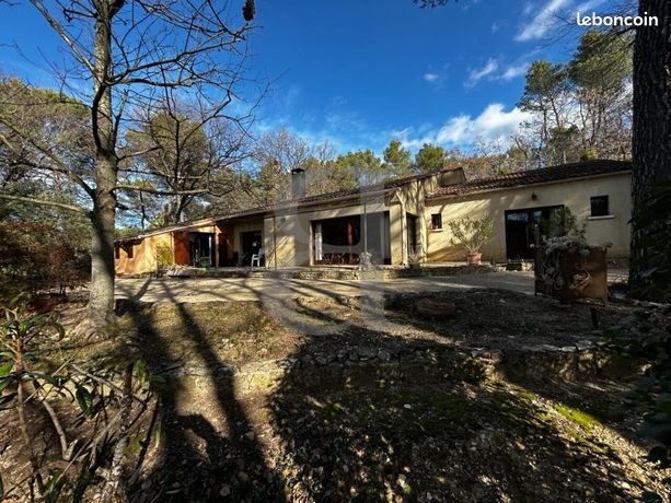 Villa 5 pièces 196 m²