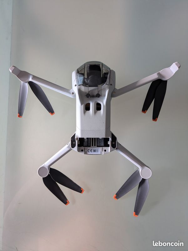 DJI Mini 3 – 2 batteries + accessoires – Très bon état (image 4)
