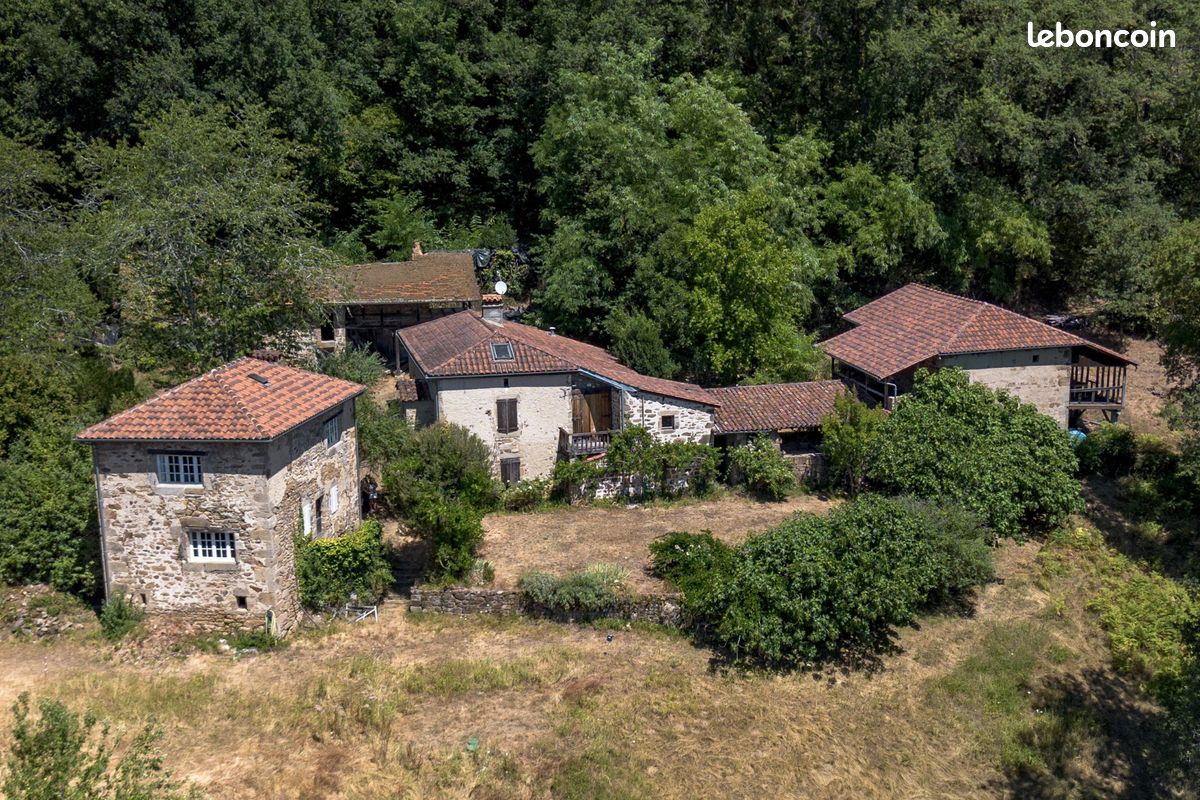 Maison 9 pièces 237 m² · à Cardaillac · 237 m² · 399 000 €