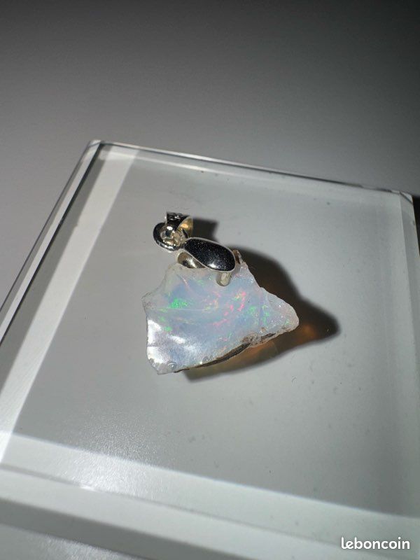 Pendentif En Opale D'Éthiopie Bleue (7,4 G) - Monture Laiton - Bijou Occasion