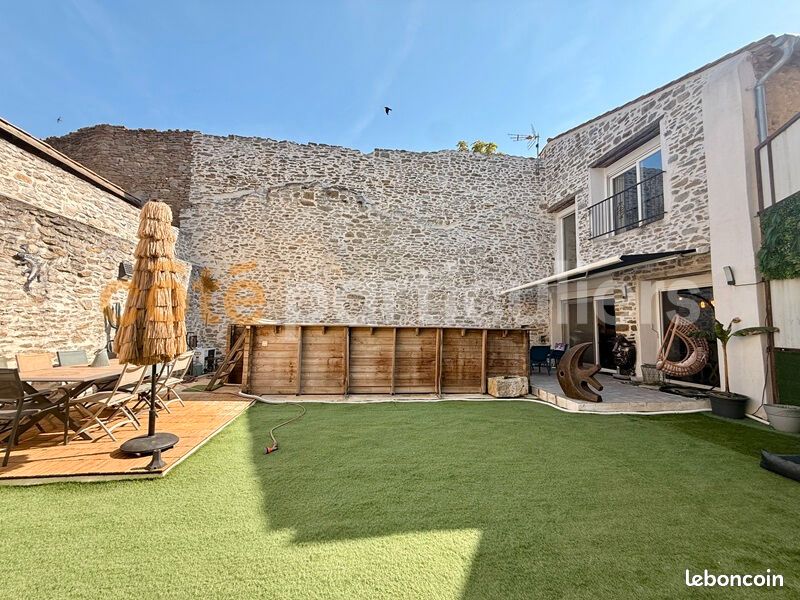 Maison 6 pièces 177 m² · à Trausse · 177 m² · 304 500 €