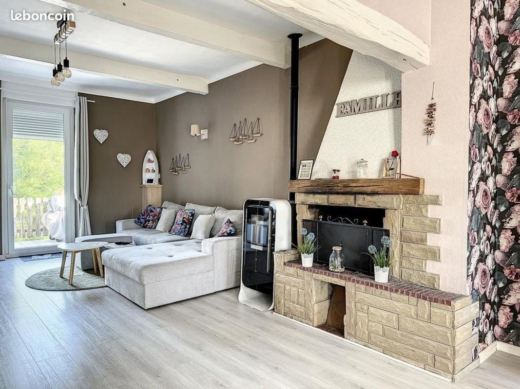 Appartement 7 pièces 135 m² · à Petite-Rosselle · 135 m² · 114 000 €