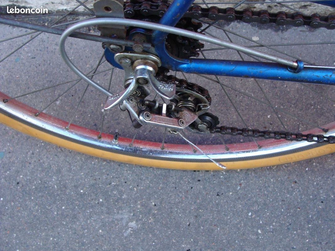 Vélo Porteur de ville Spécial CNC double porte bagages 1965 Bleu 3 vitesses au cadre, Cadre M T56 avec les roues en 650 x 35 B (roues de randonneuse) assez léger 12 kgs. Pneus Michelin World Tour (image 7)
