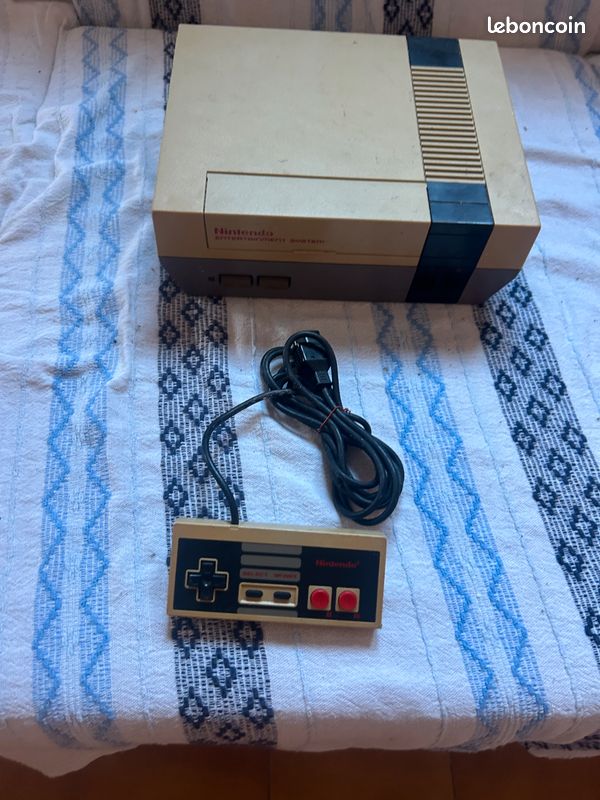 Nintendo Originelle ( sans les câbles ) (image 1)