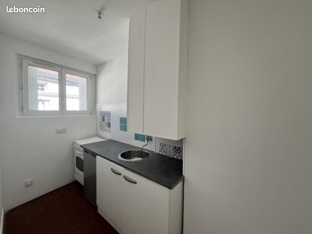 Appartement a louer angouleme - 1 pièce(s) - 28 m2 - Surfyn