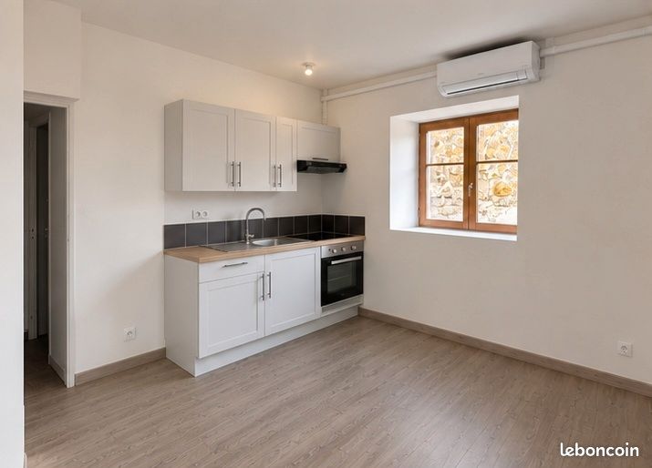 Parking 2 pièces 33 m² · à Pradelles · 33 m² · 465 €/mois