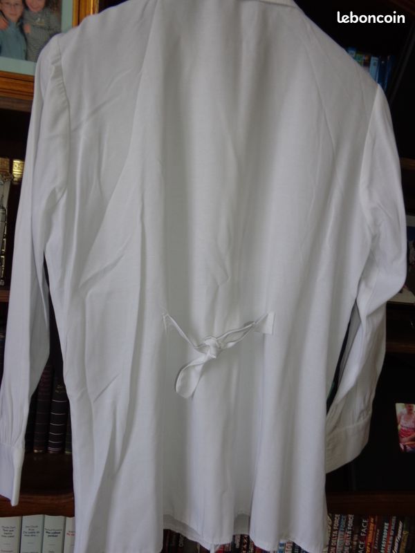 Chemise tunique blanche avec gilet noir T 3 (image 2)
