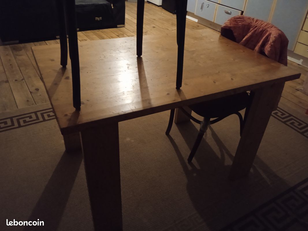 Table a manger (image 1)