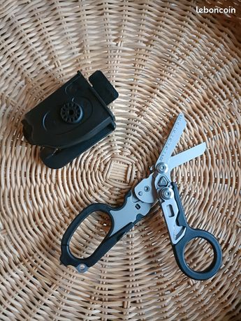 Trousse de survie étanche SOL Scout Survival Kit