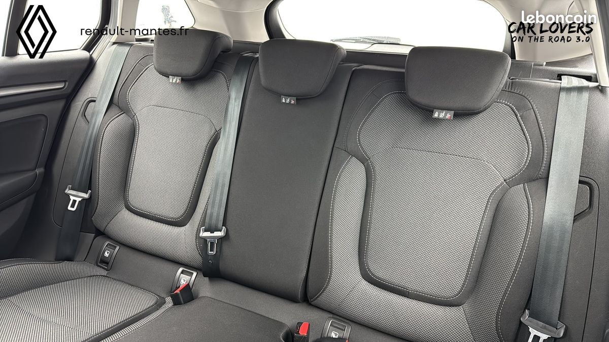 RENAULT Megane IV Estate Blue dCi 115 EDC Evolution (image 24)