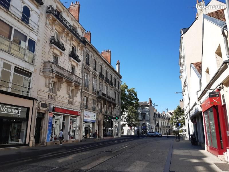 Parking Tours · 71 €/mois