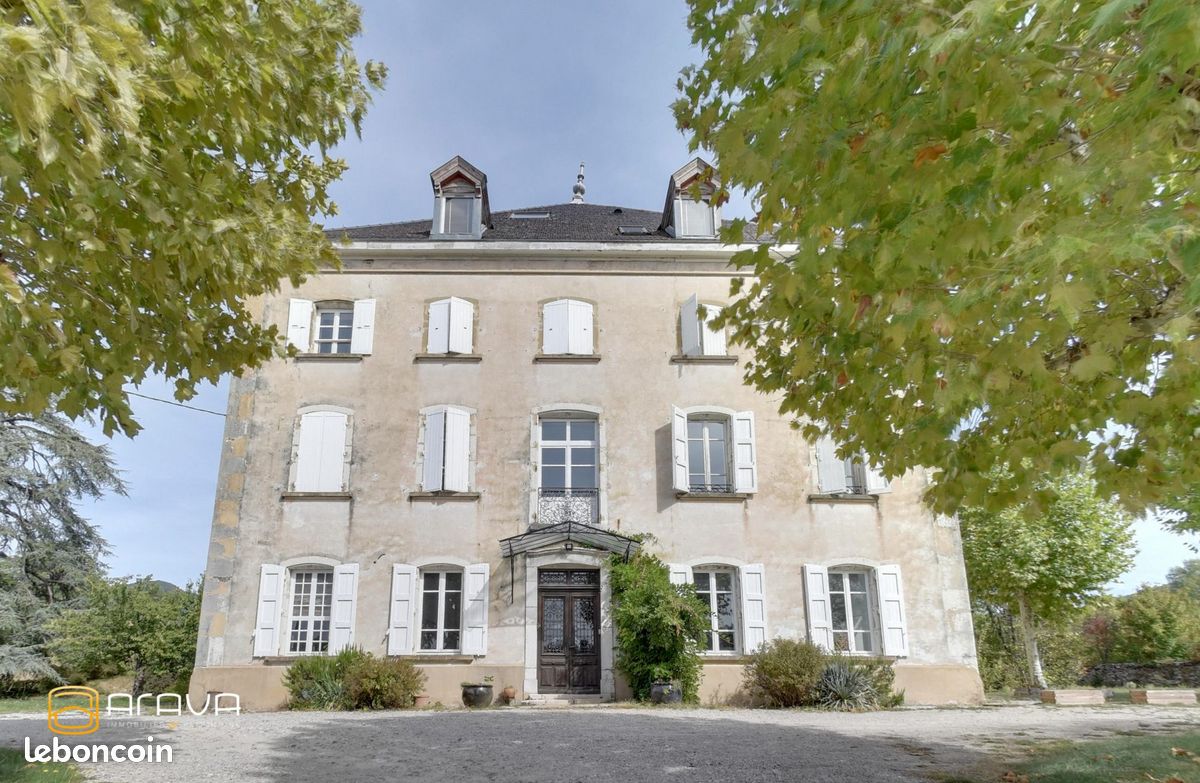 Appartement 3 pièces 99 m² · à Saint-Étienne-de-Crossey · 99 m² · 220 000 €