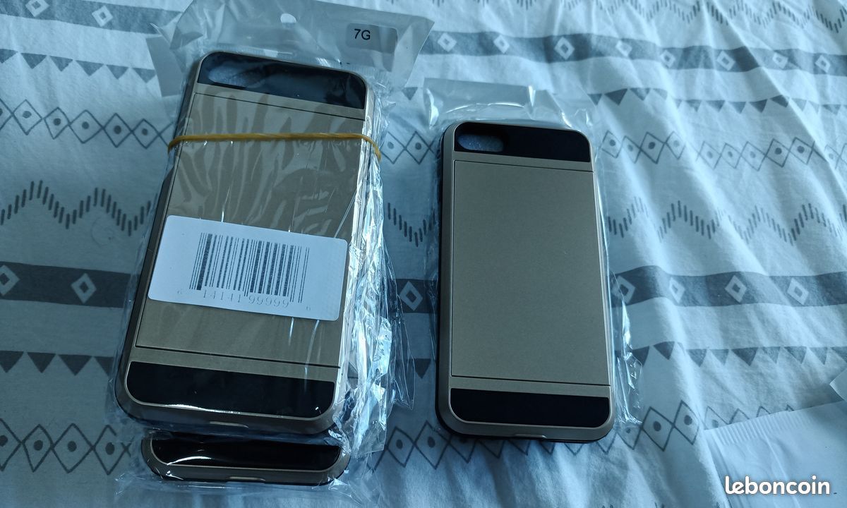 Lot de 7 coques iPhone 7 emplacement CB carte destockage (image 2)