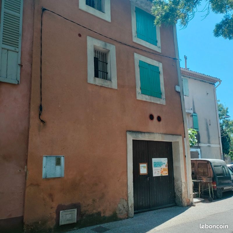 Appartement 3 pièces 43 m² · à L'Isle-sur-la-Sorgue · 43 m² · 459 €