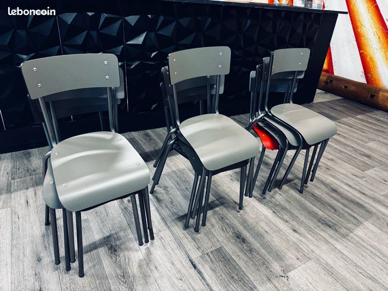 Mobilier Les Gambettes – 12 chaises + 5 tables rétro – à l’unité ou lot complet (image 3)