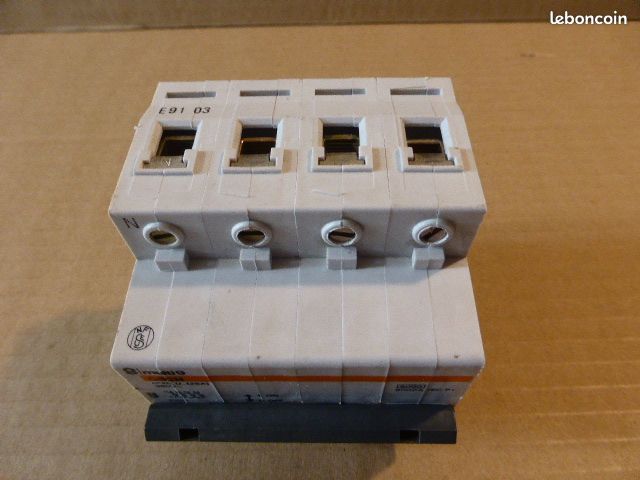 Disjoncteur Merlin Gerin C32N 2A Type U 380V - Occasion Fonctionnel, électricité, Ancien Modèle