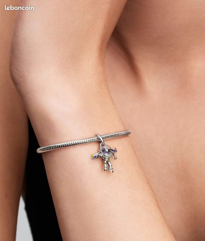 Charm Pandora Disney Pixar Buzz l’Éclair
Argent Massif
75,00 (image 3)