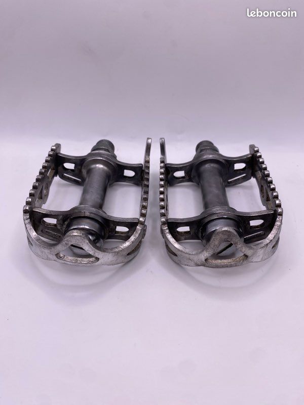 Paire de pédales / Pedals - LYOTARD - UK