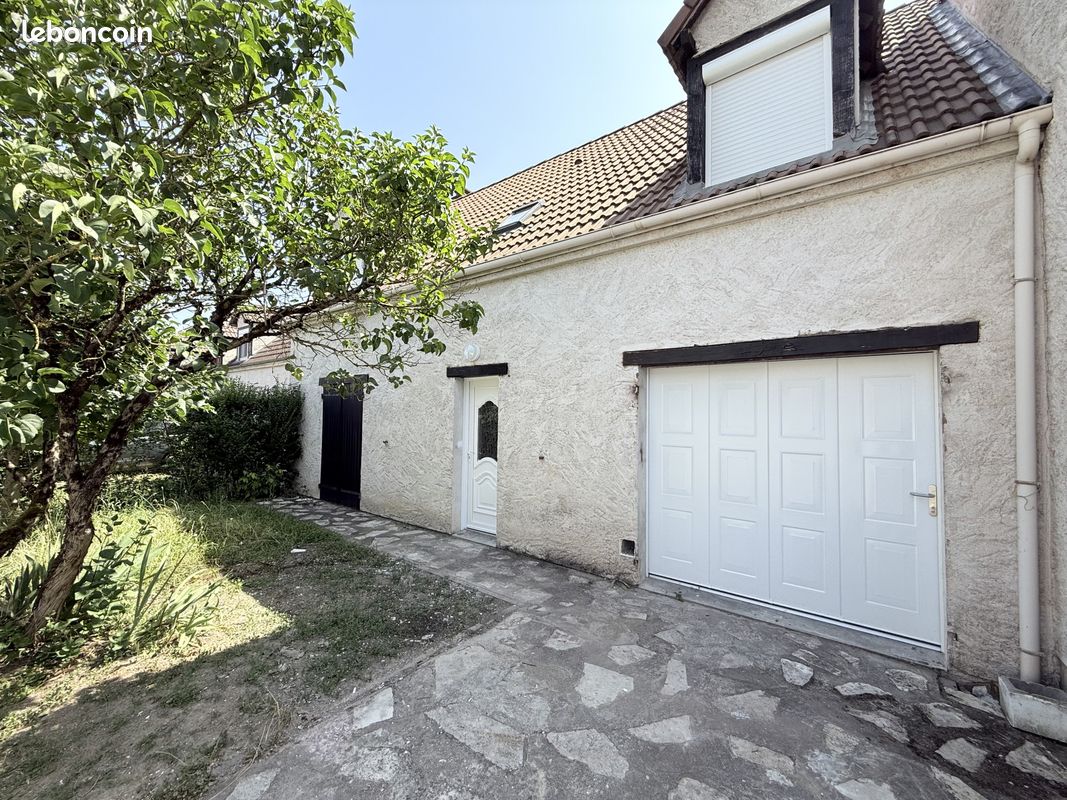 Maison 5 pièces 106 m² · à Méreau · 106 m² · 900 €/mois