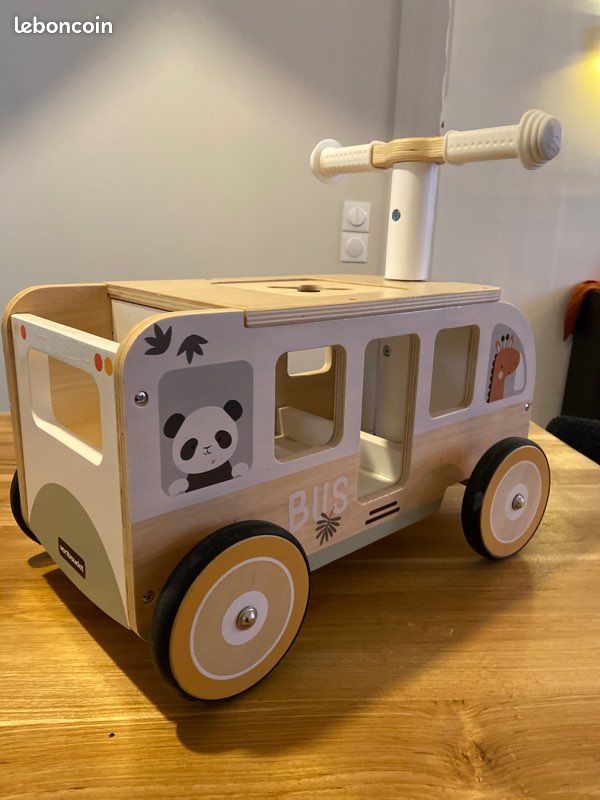 VERTBAUDETPorteur bus à doudous HANOÏ en bois BLANC MOYEN UNI AVEC DECORTU VERTBAUDETPorteur bus à doudous HANOÏ en bois BLANC MOYEN UNI AVEC DECORTU